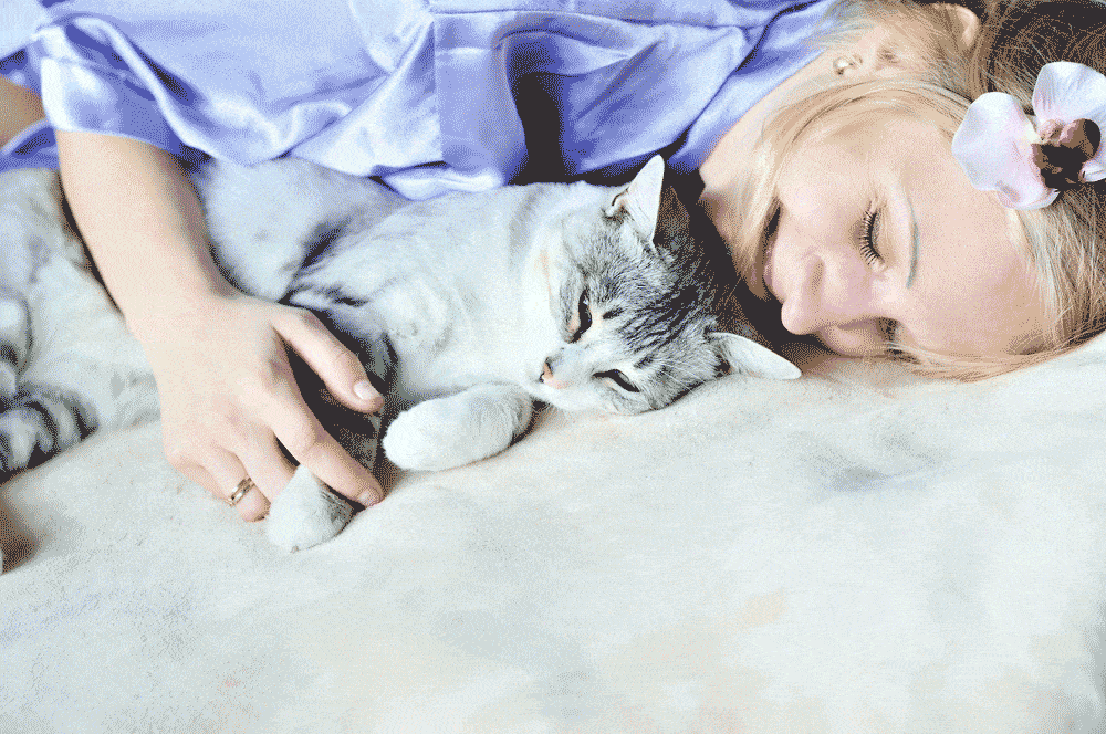 sleep-with-cat